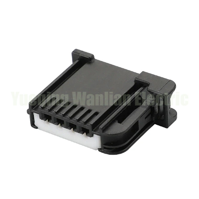 4 pin 6098-5516 connettore di filo automatico di spina di cablaggio cablaggio di alloggiamento di connettore non sigillato fornito da magazzino