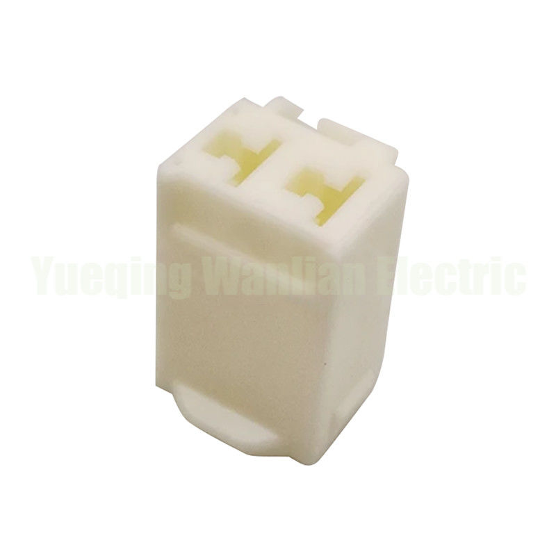 2 Pin 7283-3020 MG652500 Sono forniti il guscio e il connettore del connettore femminile per auto