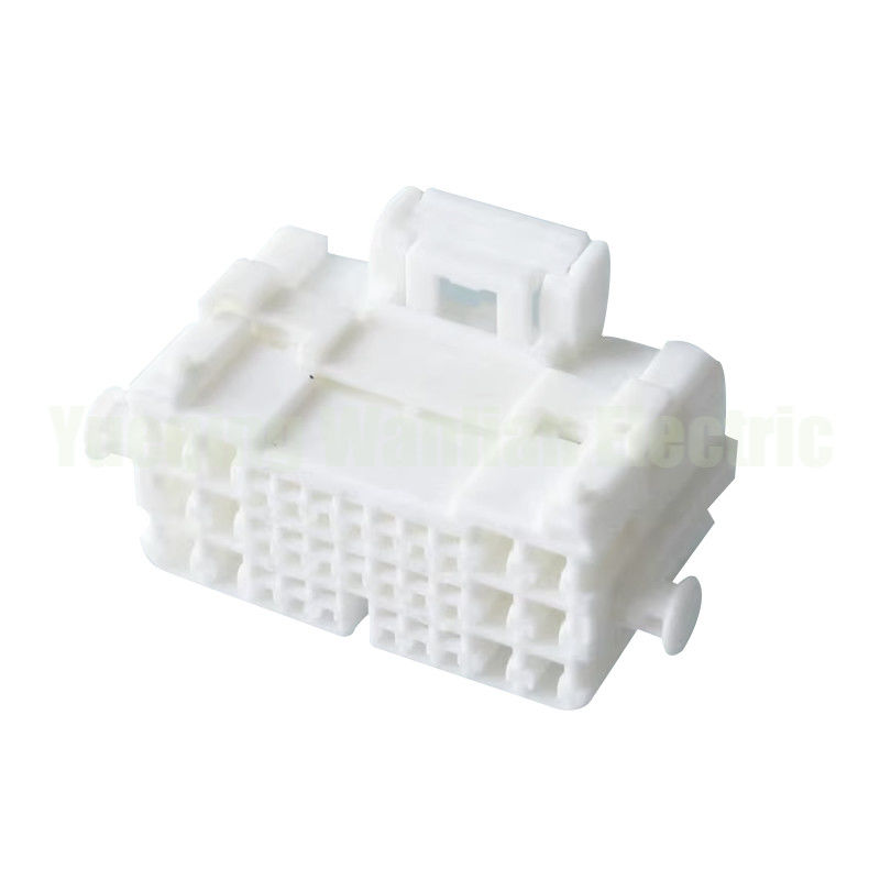 32 Pin MG651711 connettore per fili elettrici per autoveicoli